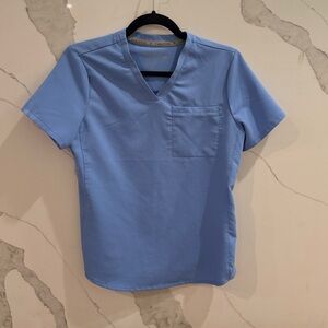 Fabletics Vital 1-Pocket Scrub Top XS in Ceil Blue